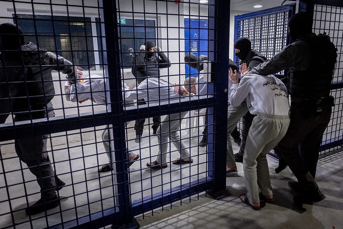 رمضان خلف القضبان .. حين يصبح الجوع نظاماً يومياً