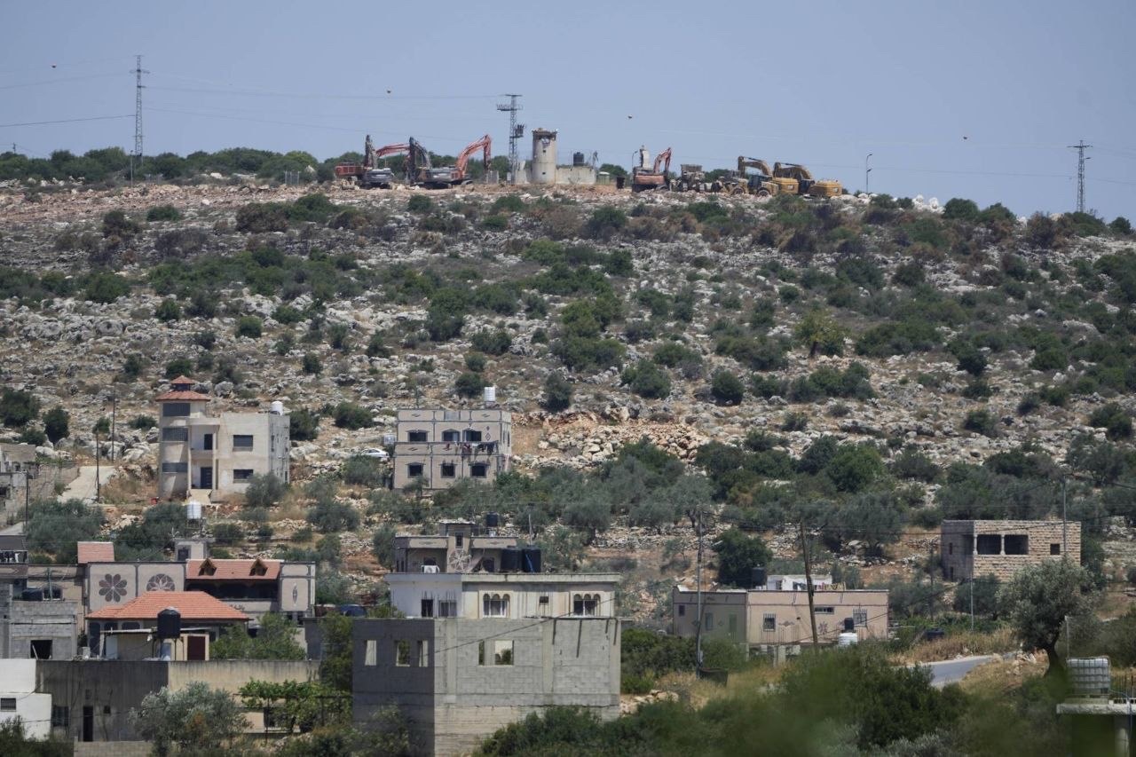 الاحتلال يصادر 11 ألف دونم .. ويمنع الوصول إلى 25 ألفاً من أراضي الضفة
