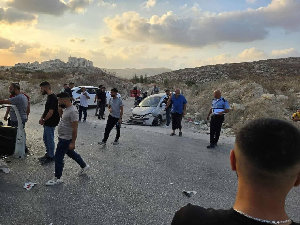 وقوع حادث سير بين مركبتين قرب مبنى جامعة القدس المفتوحة في مدينة  نابلس ونَتَجَ عنه عدة إصابات ....
