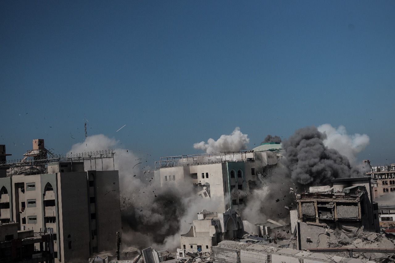 وزير جيش الاحتلال يسرائيل كاتس يعلن عبر منصة 'X' بفخر عن قصف جامعة، قائلاً: 'الجامعة الإسلامية في غزة أُزيلت من الوجود'....