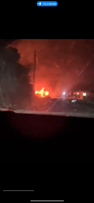 الاحتلال الإسرائيلي يقصف مركبة على طريق وادي الحجير عند أطراف بلدة تولين في جنوب لبنان....