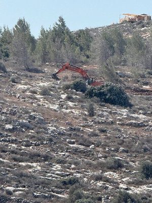 فيديو | واصلت قوات الاحتلال الإسرائيلي والجرافات التابعة لها، صباح اليوم، تنفيذ عمليات هدم وتجريف واسعة في عدة مناطق، شملت مغسلة مركبات في بلدة حوسان ...