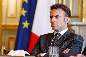 ▪️الرئيس الفرنسي: سأعترف بدولة فلسطين الاثنين المقبل في نيويورك.
▪️الرئيس الفرنسي: الاعتراف بدولة فلسطين جزء من خطة سلام شاملة تضمن الأمن والسلام للإس...