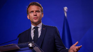 ▪️ماكرون: اعتماد 142 دولة إعلان نيويورك بشأن حل الدولتين تحول في مسار إحلال السلام والأمن الدائم بالشرق الأوسط.
▪️ماكرون: يجب أن يتيح مؤتمر حل الدولتي...