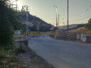 قوات الاحتلال تفرض الحصار على قرى غرب رام الله بتزامن مع الأعياد اليهودية بحيث أغلقت البوابات التي تم نصبها على مداخل القرى....