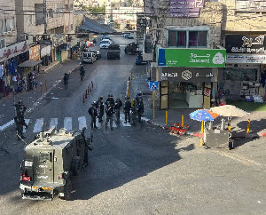 فيديو | اقتحامات قوات الاحتلال الإسرائيلي مستمرة خلال الساعات الماضية في عدة مناطق بالضفة الغربية، تخللتها مواجهات مع الأهالي وأسفرت عن إصابات. وفيما ...