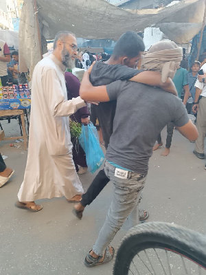 منذ ساعات الصباح يشتد القصف الإسرائيلي على مختلف مناطق قطاع غزة، مخلفًا مجازر مروعة راح ضحيتها عدد كبير من الشهداء والجرحى، في وقت تواصل فيه طائرات ال...