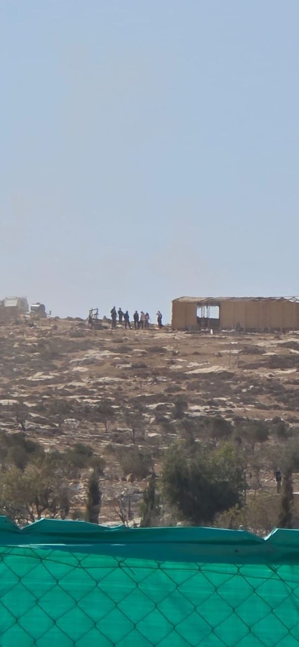  الهلال الأحمر: 3 إصابات برصاص مستوطنين في قرية المنيا جنوب شرق بيت لحم، وسط انتشار مكثف لشرطة وجيش الاحتلال في البؤرة الاستيطانية المقامة على أراضي ا...