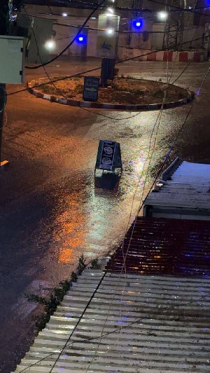 جنود الاحتلال يطلقون النار تجاه مركبة فلسطينية قرب مثلث خرسا في دورا جنوب الخليل و يغلق منطقة المثلث  ويمنع المركبات من المرور...