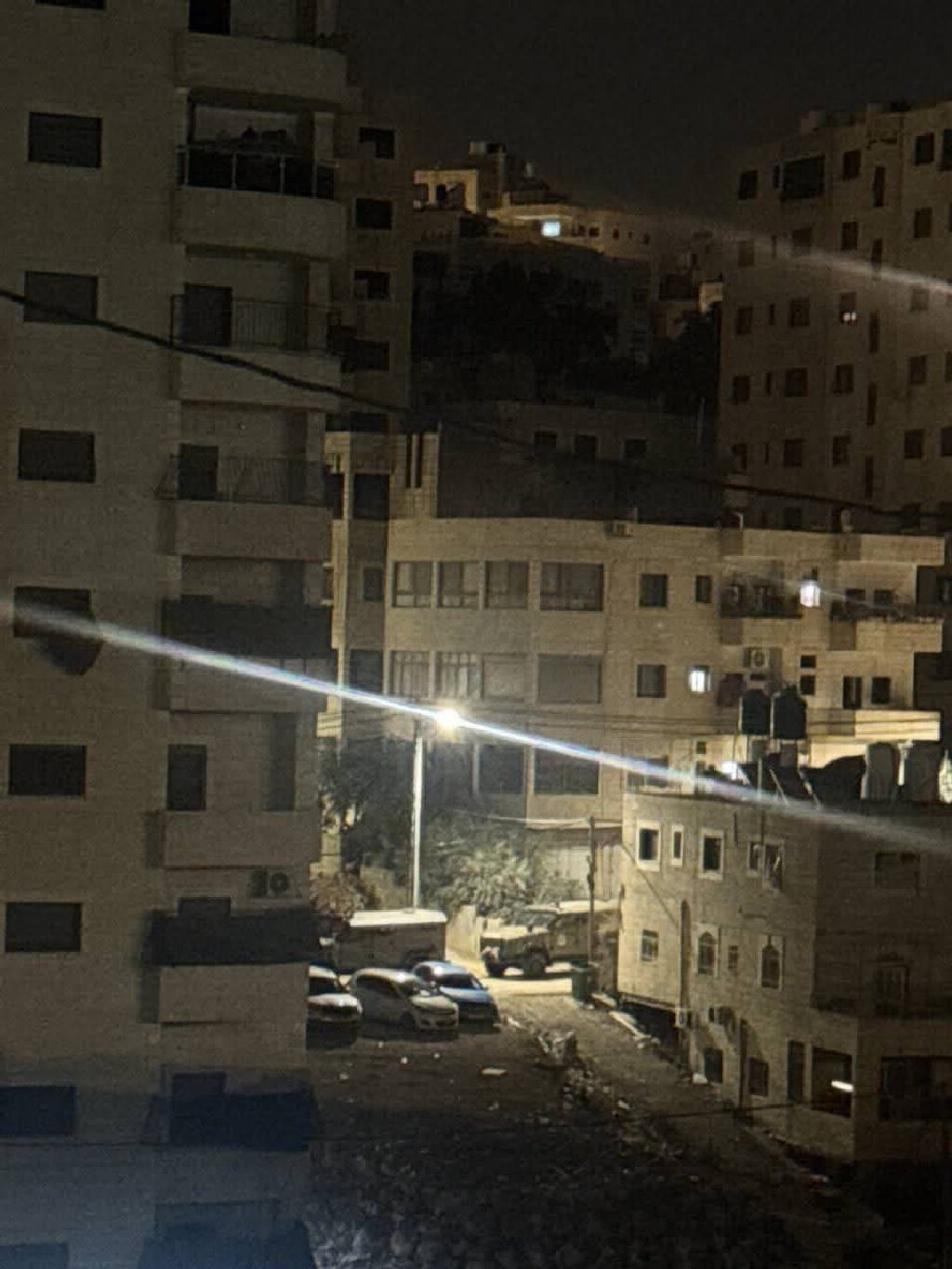 * اقتحامات واسعة لقوات الاحتلال في الضفة الغربية
   نفّذت قوات الاحتلال  الإسرائيلي .

* اقتحامات متزامنة في عدد كبير من مدن وبلدات الضفة الغربية، تخل...