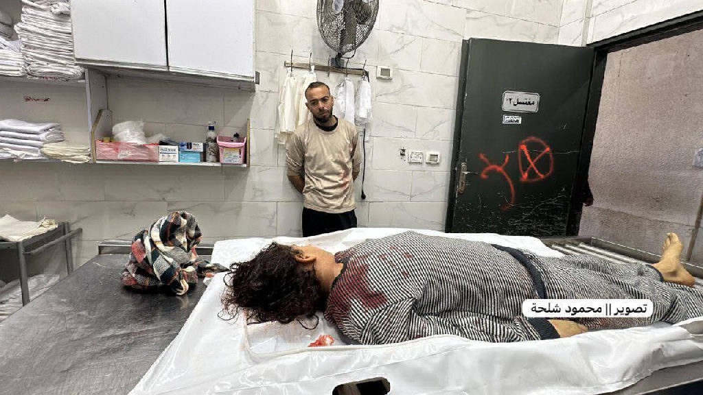 تصعيد إسرائيلي وخرق متواصل لاتفاق وقف إطلاق النار في قطاع غزة
صعّد الاحتلال الإسرائيلي، منذ عصر اليوم، من خروقاته لاتفاق وقف إطلاق النار، ما أدى إلى ا...