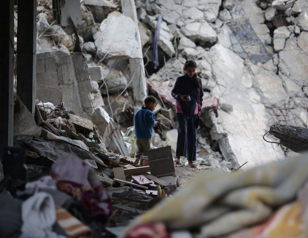 مأساة الطفولة تحت وطأة التهجير: واقع النزوح القسري في الضفة الغربية 2026
(خاص بالصوت الفلسطيني )
وفقاً لأحدث البيانات الصادرة عن وكالة الأمم المتحدة ل...