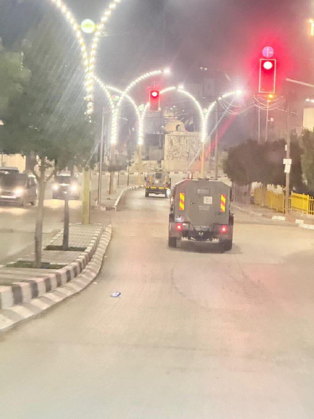 حملة اقتحامات واسعة لقوات الاحتلال في مدن وبلدات الضفة الغربية.

ـ شنت قوات الاحتلال الإسرائيلي  اليوم ، حملة اقتحامات متزامنة طالت عددًا من مدن وبلدا...