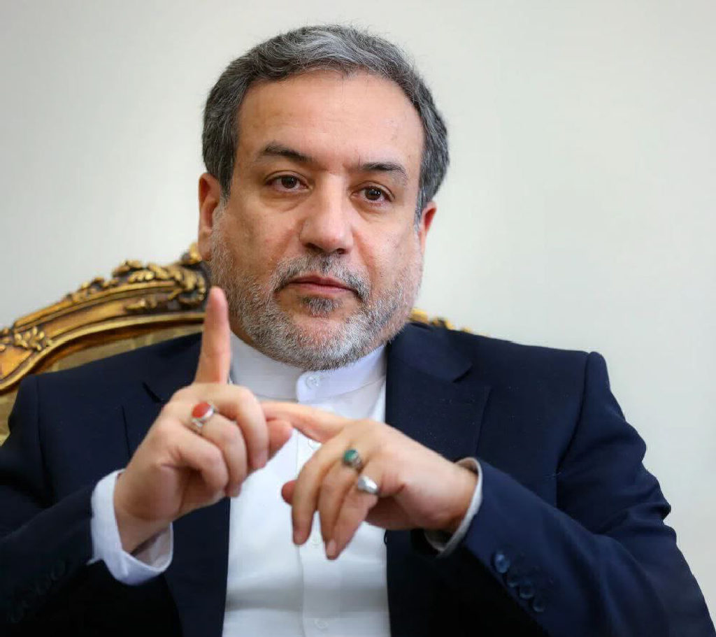 وزير الخارجية الإيراني عباس عراقجي للجزيرة: 
ـ عملية اغتيال المرشد ستجعل المواجهة أكثر تعقيدا وخطرا .

ـ اغتيال المرشد عمل خطير جدا وغير مسبوق وانتهاك...