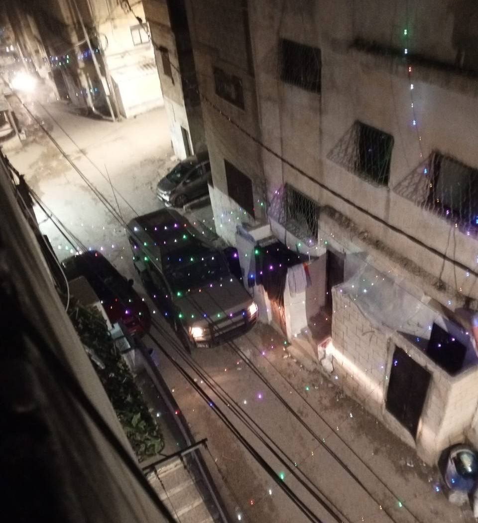 فيديو | قوات الاحتلال تقتحم مخيم عسكر الجديد شرق نابلس....