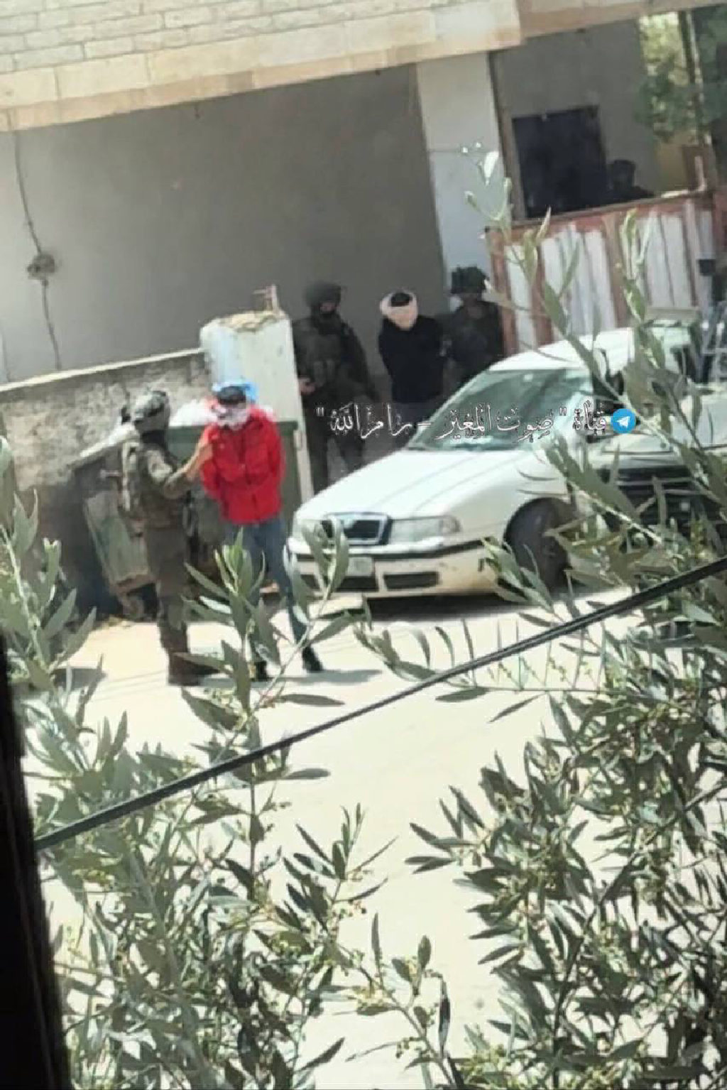 قوات الاحتلال تشن حملة اعتقالات بحق عدد من المواطنين  قرية لمغير  خلال اقتحام قرية المغير شرق رام الله....