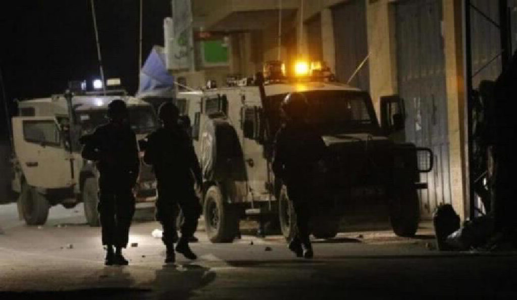 الاحتلال يصادر يافطات انتخابية في بيت جالا ويقتحم مناطق غرب بيت لحم

صادرت قوات الاحتلال الإسرائيلي، اليوم الإثنين، مواد دعائية انتخابية في مدينة بيت ...