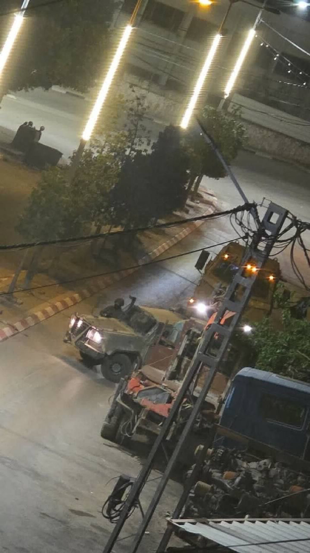 اقتحامات متزامنة في الضفة الغربية اليوم
نفذت قوات الاحتلال الإسرائيلي اليوم، سلسلة اقتحامات متزامنة طالت عدداً من المدن والبلدات والمخيمات في مختلف مح...