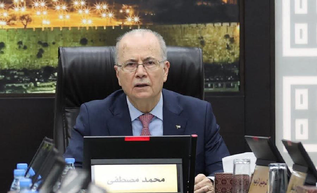 رئيس الوزراء: بالتنسيق مع الحكومة الاتحاد الأوروبي سيُطلِق برنامجًا لدعم ضحايا إرهاب الاستيطان بالضفة.

-وجّه بتوحيد جهود توثيق جرائم الاحتلال وإرهاب ...