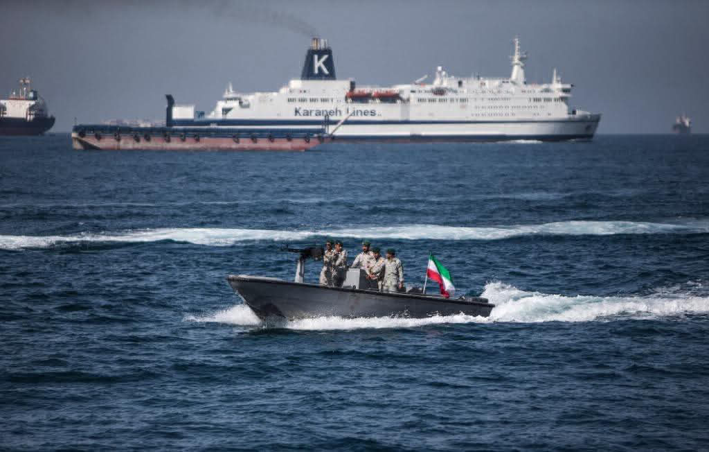 إيران: أمريكا غير صادقة ولم تعبر أي سفينة تجارية أو ناقلة نفط مضيق هرمز، وسيتم إيقاف السفن المخالفة بالقوة....