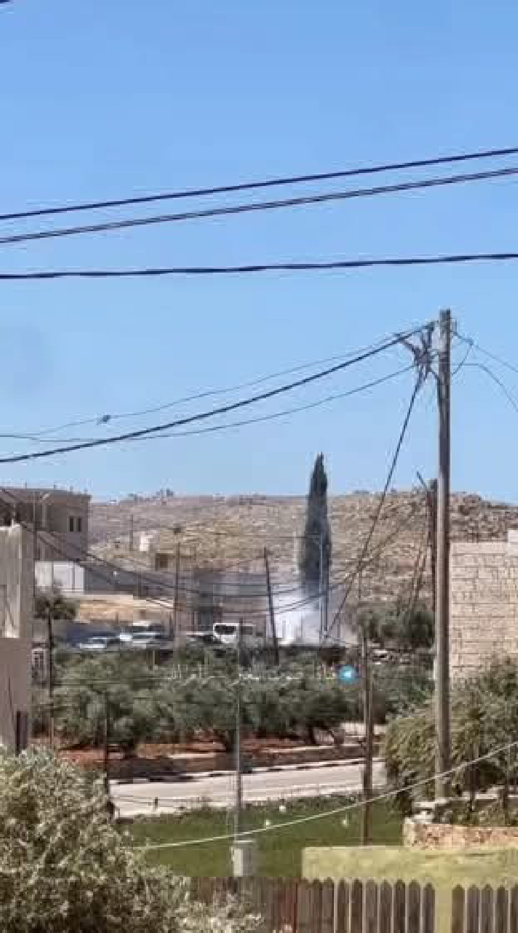 اصابة عدد من طلاب مدرسة ذكور المغير شرق رام الله بالاختناق، بعدما استهدفتها قوات الاحتلال بالقنابل الغازية،، ومناشدة للأهالي والاسعاف بالتوجه للمدرسة....
