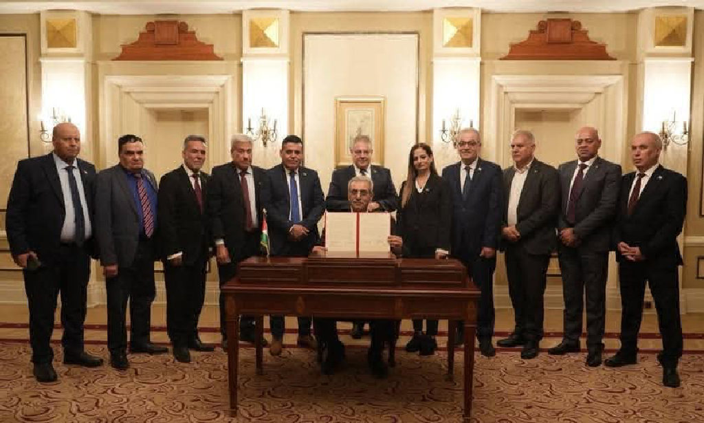مصدر مصري: اتصالات مكثفة تجريها القاهرة، بالتنسيق مع قطر وتركيا، لإدخال عناصر من "لجنة إدارة غزة" إلى القطاع.

وأشار المصدر إلى أن الاتصالات بشأن استك...