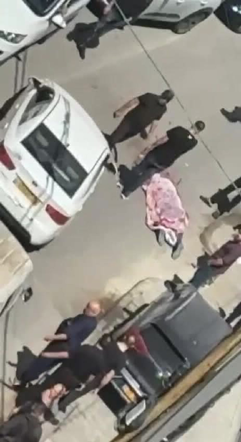 | مقتل شاب رميا بالرصاص في ضاحية السلام في بلدة عناتا شمال القدس...