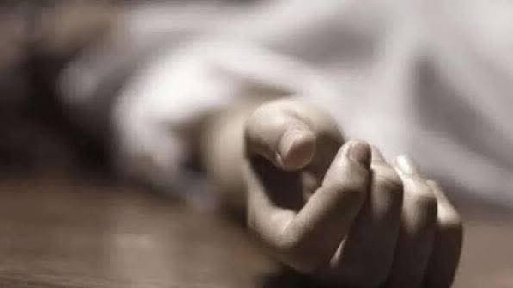 غزة: مقتل السيدة (ر، م) 22 عاماً على يد زوجها في حي النصر غرب مدينة غزة صباح اليوم، والشرطة توقف الجاني (ض، ص) 25 عاماً، وتحيل القضية إلى الجهات المخت...